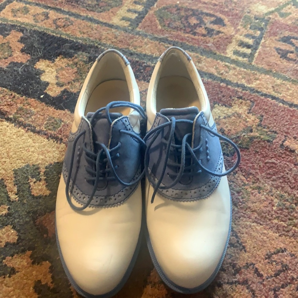Sweetest ladies golf shoes worn once